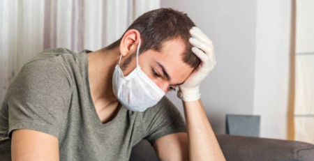 COVID-19: uso de corticoides e sexo masculino são fatores preditores de gravidade da psoríase e artrite psoriática ou espondiloartrite axial