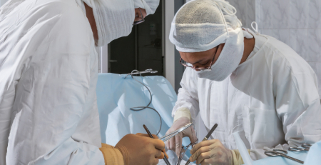 CHULN realiza técnica inovadora para tratar hérnia discal